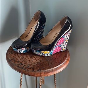 Never been worn Steve Madden wedge